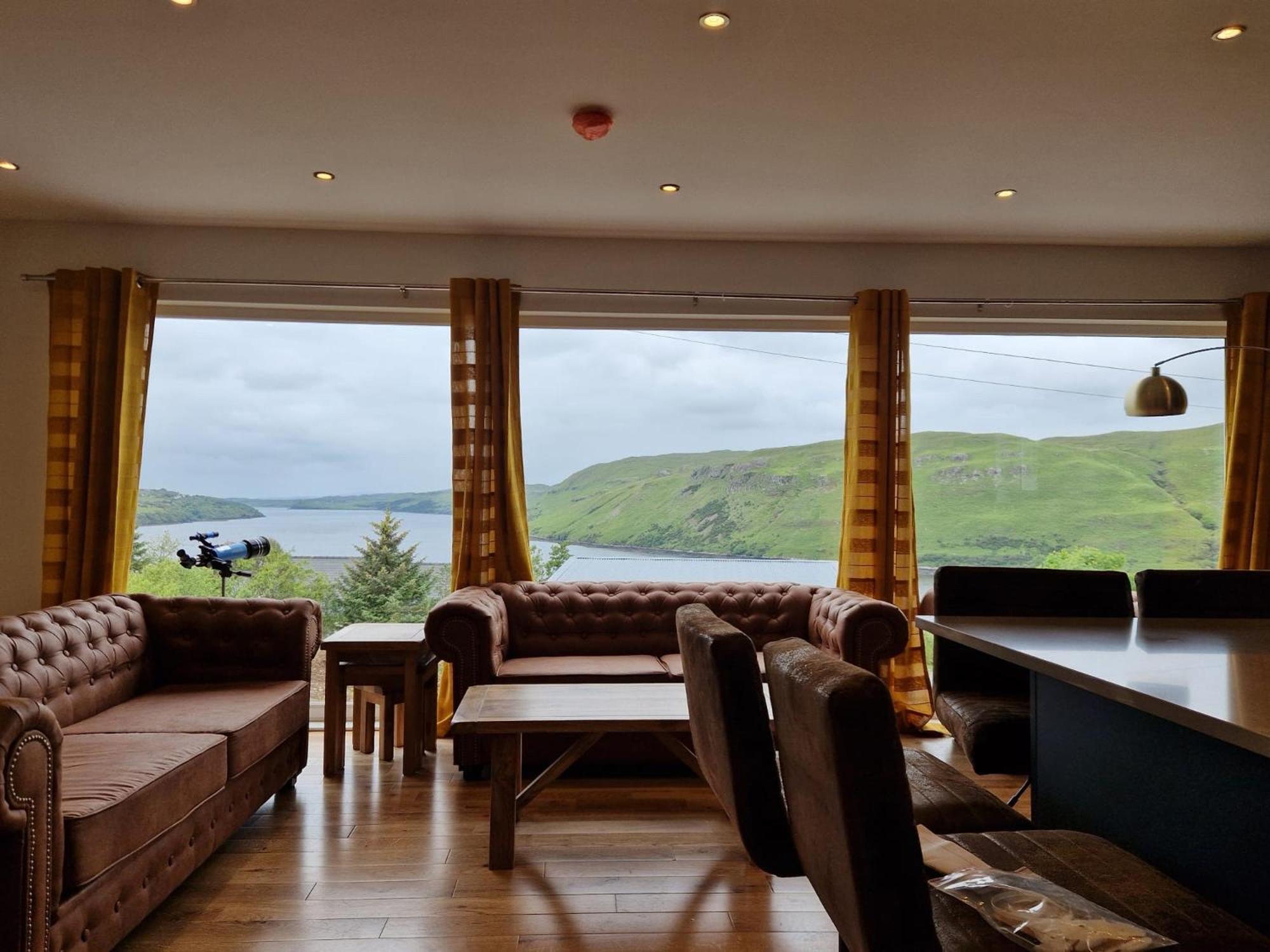 Luxury Cottage With Stunning Views By Fairy Pools 4 Carbost  Exterior photo